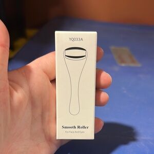 Smooth Roller for Face and Eyes